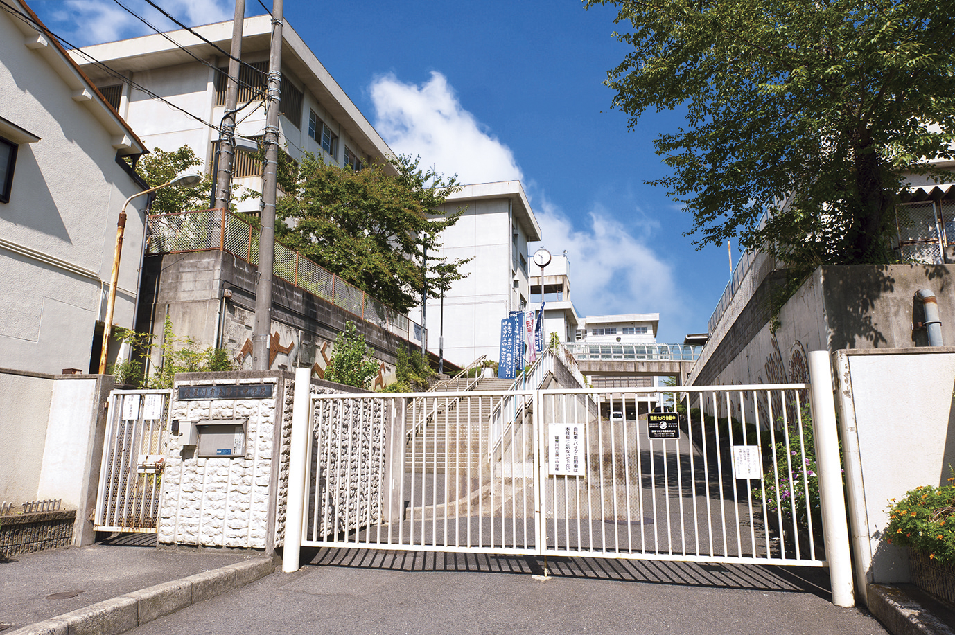 寝屋川市立第十中学校（徒歩21〜22分／自転車7分）